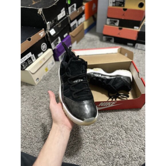 Jordan 11 Retro Low Barons 2017 Size 8.5 - Picture 2 of 3